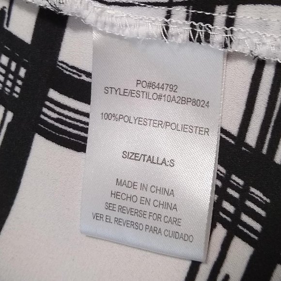 Heart Soul White Top Short Sleeve Round Neck Back Cut Out Bows Size Small - Picture 6 of 6